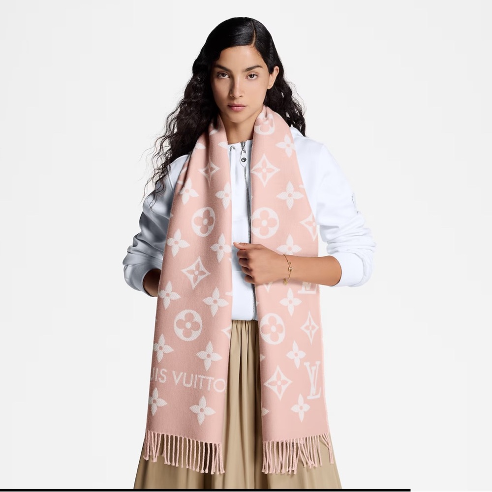 Louis Vuitton Monogram Essential Scarf Beige Rose M77854